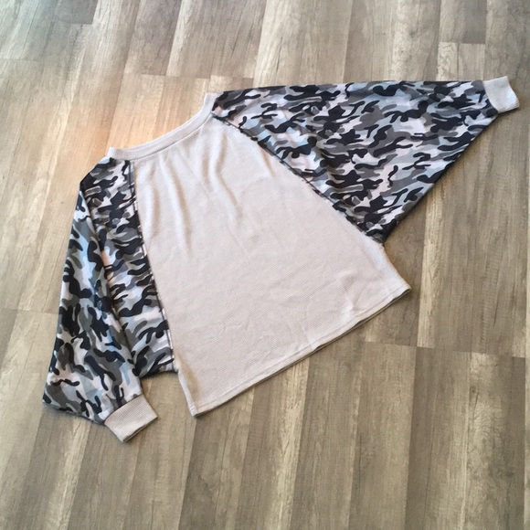NEW Camo & Grey Off Shoulder LongSleeve Top - Picture 4 of 16